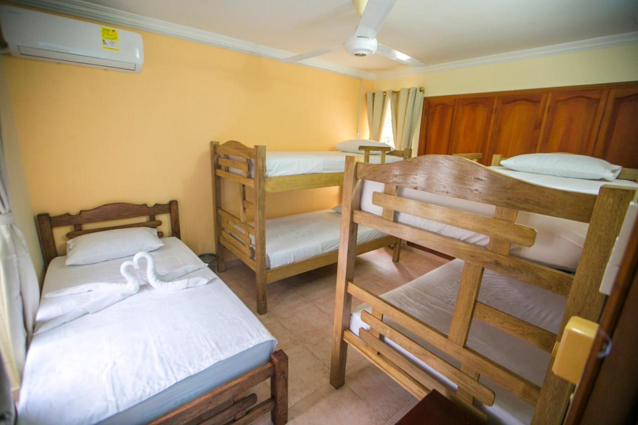 Hostal Cartagonova - Habitaciones Privadas Y Amplias Cerca A Zonas Turisticas Cartagena ภายนอก รูปภาพ