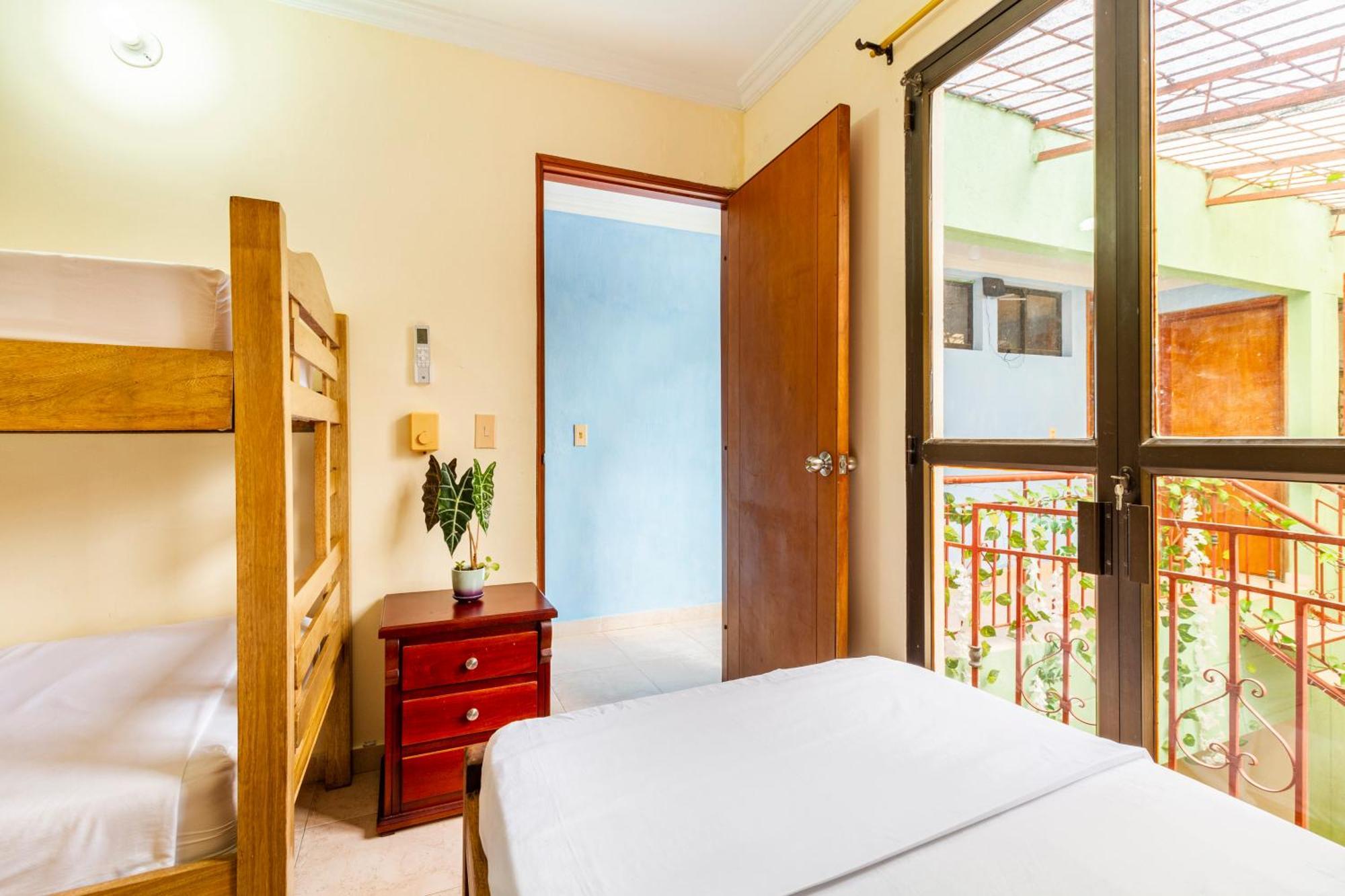 Hostal Cartagonova - Habitaciones Privadas Y Amplias Cerca A Zonas Turisticas Cartagena ภายนอก รูปภาพ