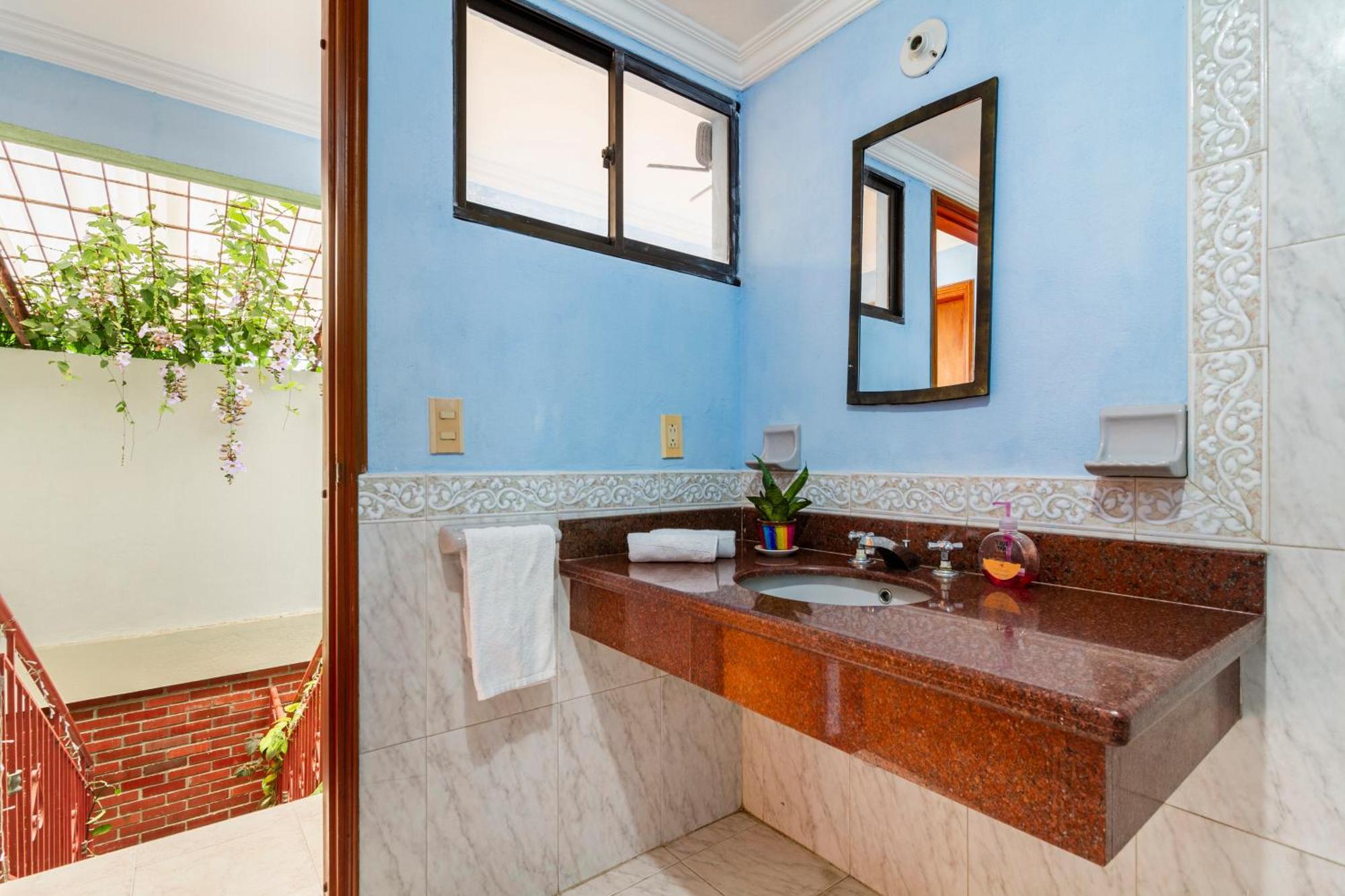 Hostal Cartagonova - Habitaciones Privadas Y Amplias Cerca A Zonas Turisticas Cartagena ภายนอก รูปภาพ