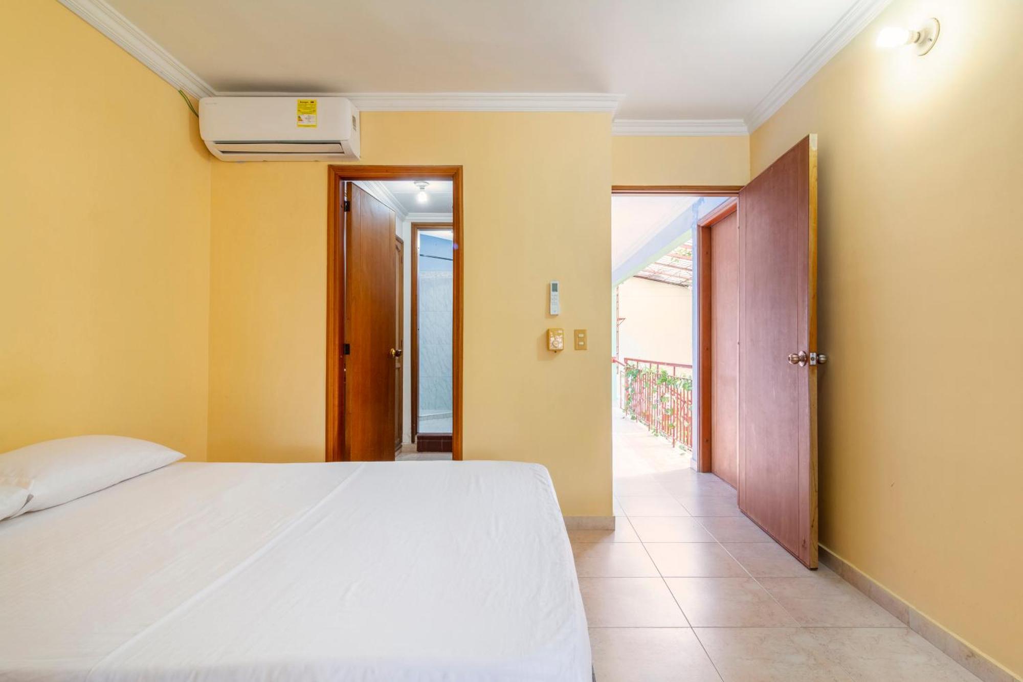 Hostal Cartagonova - Habitaciones Privadas Y Amplias Cerca A Zonas Turisticas Cartagena ภายนอก รูปภาพ