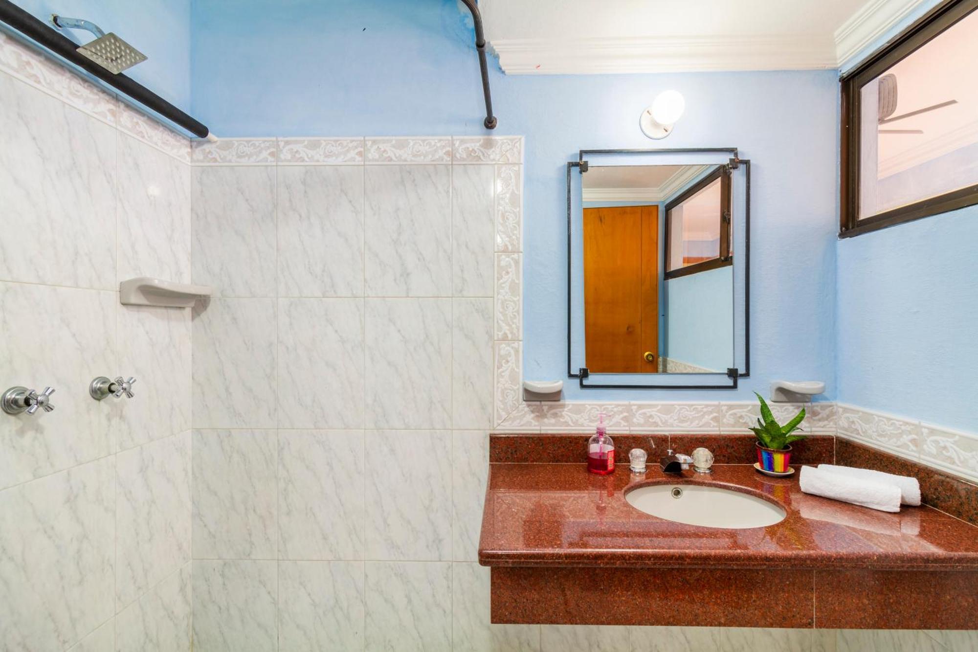 Hostal Cartagonova - Habitaciones Privadas Y Amplias Cerca A Zonas Turisticas Cartagena ภายนอก รูปภาพ