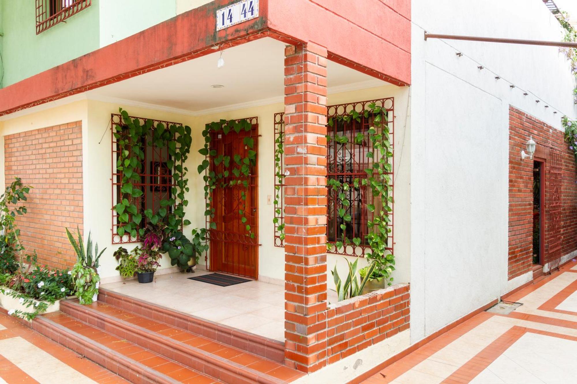 Hostal Cartagonova - Habitaciones Privadas Y Amplias Cerca A Zonas Turisticas Cartagena ภายนอก รูปภาพ